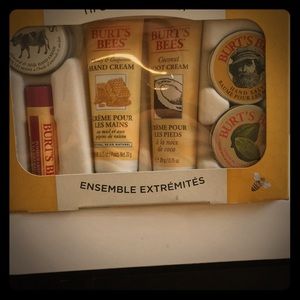 Burts bees set (never opened!)